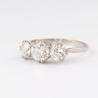 A lady's platinum and 3 stone diamond engagement ring, the centre stone approx. 0.89ct, clarity SI, colour I/J the 2 smaller 0.48ct  clarity SI, colour H/I/J and 0.42ct, 2.16 grams, size L 