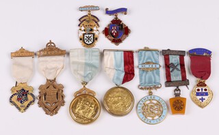Masonic, a Mark Master Masons breast jewel, a 1945 Stewards plastic breast jewel and 7 other breast jewels