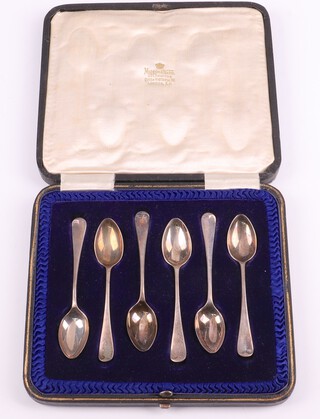 A cased set of 6 silver Old English pattern coffee spoons, Sheffield 1919 by James Dixon & Sons, 61 grams 