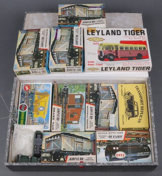 A large collection of Airfix OO scale plastic model locomotives, other models, etc 