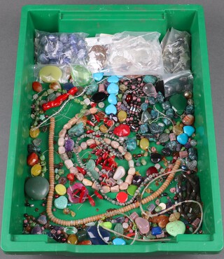 A quantity of crystal, hardstone and other beads 