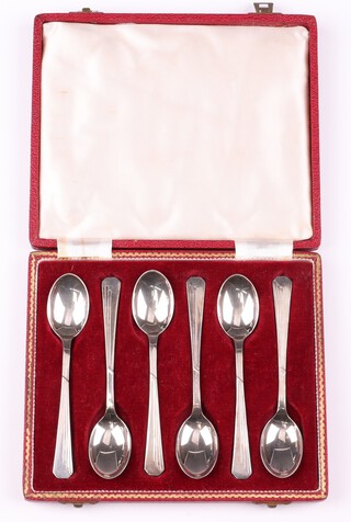 A cased set of 6 silver coffee spoons Birmingham 1952 with Coronation hallmark by James Dixon & Sons, 85 grams