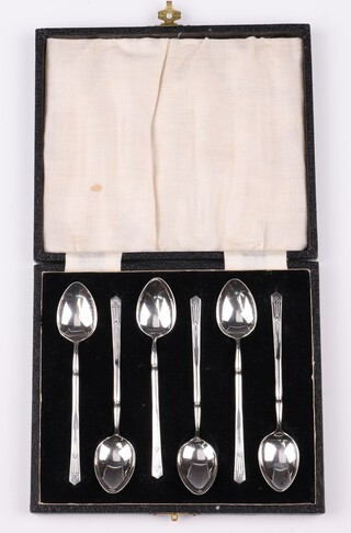 A cased set of 6 silver coffee spoons, Birmingham 1931, by William Suckling Ltd, 54 grams  