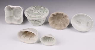 A Grimwade "The Quick Cooker" bowl 10cm and 5 jelly moulds (1 cracked) 