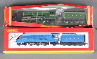 A boxed LNER 4-6-2 Class A4 locomotive "4485" together with an LNER "4472"