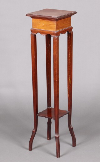 An Edwardian square 2 tier mahogany jardiniere stand, raised on outswept supports 104cm h x 26cm 