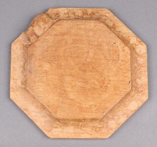 Robert "Mouseman" Thompson of Kilburn, an octagonal tea pot stand, 19 cm diam