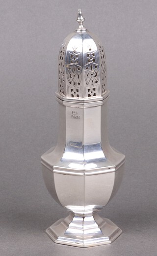 A Georgian style octagonal silver sugar caster Sheffield 1932 by Viners Ltd., 166g 