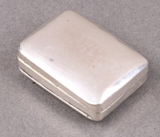 A George III silver vinaigrette with silver gilt grill, Birmingham 1816 by John Shaw, 12g