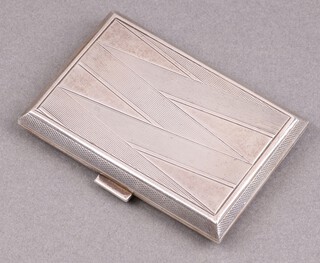 A lady's Art Deco 935 Continental cigarette case 5cm x 8cm 