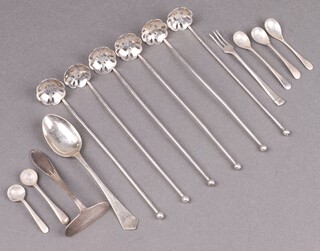 A silver bright cut teaspoons, a child's silver pusher, a small silver fork and 5 silver salt spoons, 61g together with 6 Continental long stemmed spoons 