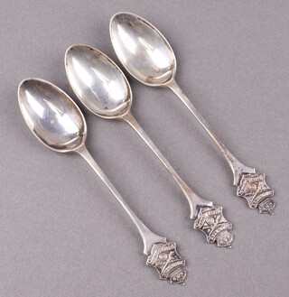 Three silver teaspoons decorated The Arms of The Urmston Rifle Club, Sheffield 1904, 50g 
