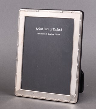 A silver easel photograph frame London 1997 20cm x 16cm by Arthur Price, with original box 