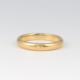 A 22ct gold wedding band, size P, 5.6g