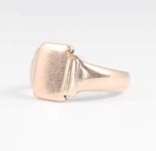 A gold testing as 9ct signet ring, size B, 1.7g