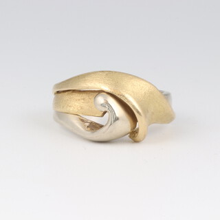 A yellow and white metal dress ring, size L 1/2, 6.3g