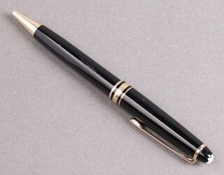 A Mont Blanc ballpoint pent 