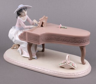 A Lladro porcelain figure, Spring Recital 6452, 20cm 
