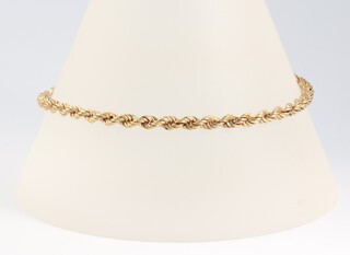 An Italian gold marked 9k twist bracelet, 19cm, 2.2g