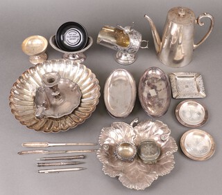 A Mappin & Webb silver plated coffee pot, 5 oval dishes and other items of silver plate, contained in a plastic box 