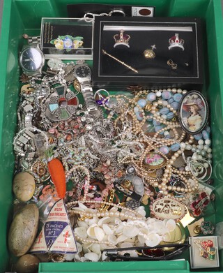 A collection of costume jewellery including, necklaces, brooches, wristwatches, etc