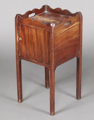 A 19th Century Georgian style mahogany twin handled tray top bedside cabinet 69cm h x 34cm w x 34cm d 