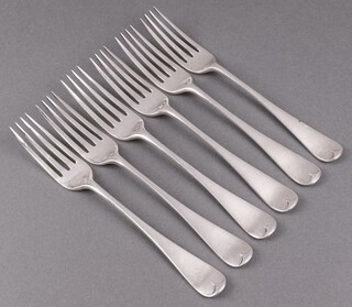Six Edwardian silver Old English pattern table forks, London 1902 by Reid & Sons (Thomas Arthur Reid), 444g 