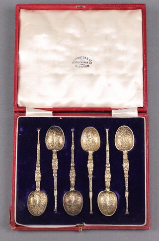 A cased set of 6 silver gilt Coronation anointing spoons London 1910, 53g 