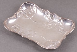 A rectangular embossed silver pin tray decorated poppies, Birmingham 1972 by Deakin and Francis, 65g 