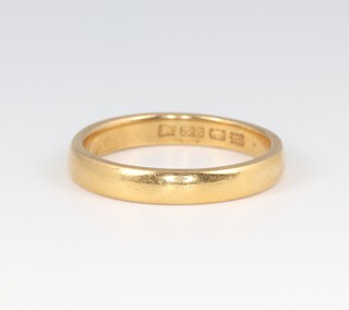 A 22ct gold wedding band, size P, 5.4g