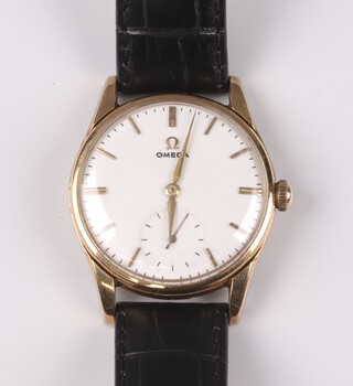 A gentleman's Omega wristwatch, the white dial marked Omega, with gilt hands, batons and subsidiary second hand, movement marked Omega, 17 jewels, 268 18117959, contained in a 9ct gold Omega case no. 923 143420 