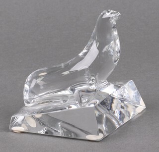 A Baccarat glass paperweight in the form of a sea lion 10cm 