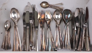 An Arthur Price 68 piece canteen of community plate flatware comprising 4 serving spoons, 8 knives, 8 table forks, 16 spoons, 8 dessert forks, 8 tea spoons, 8 coffee spoons, 8 tea knives 