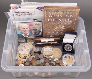 A collection of crowns and commemorative coins 