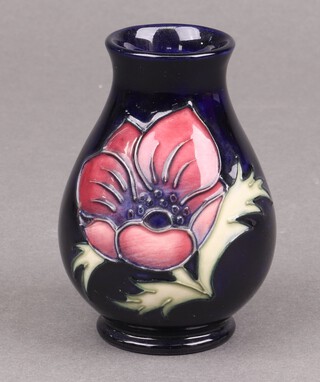 A Moorcroft Anemone pattern vase 9cm 