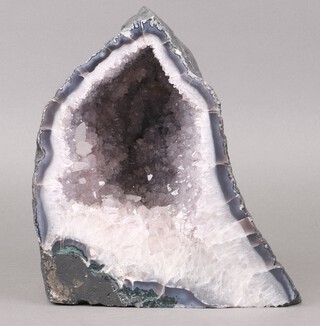 A large section of geode 28cm x 24cm 