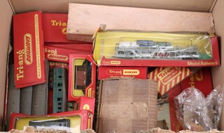 A Triang OO gauge train set with Princess Elizabeth locomotive, tender and 2 carriages, boxed, a Triang diesel locomotive R152 and various items of boxed and unboxed rolling stock 