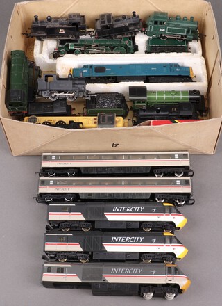A Hornby locomotive and tender R1454, Sir Dinadan double headed locomotive and tender, a Hornby Inter City 125, a Triang R150 LNER locomotive and tender and 5 other tank engines 