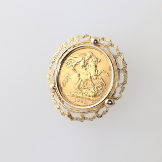 An Elizabeth II 1981 gold sovereign in a pierced 9ct gold mount, gross weight 9.5g