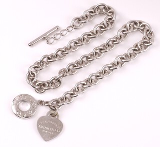A Tiffany & Co silver "Return to Tiffany" heart toggle necklace 40cm, 74.9g, complete with box and cloth bag 