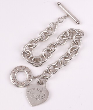 A Tiffany & Co silver "Return to Tiffany" heart toggle bracelet, 17cm, 41.4g