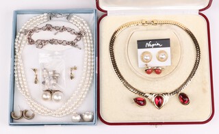 A collection of costume jewellery including a necklace and matching earrings marked Napier, cultured pearls and other items etc 