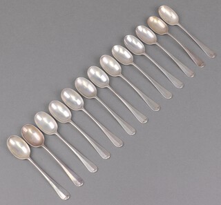 A set of 13 Old English pattern teaspoons Sheffield 1931 by William Hutton & Sons, 252 grams