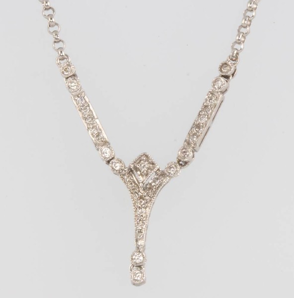 An 18ct white gold diamond drop necklace, 4.3 grams | 18th December ...